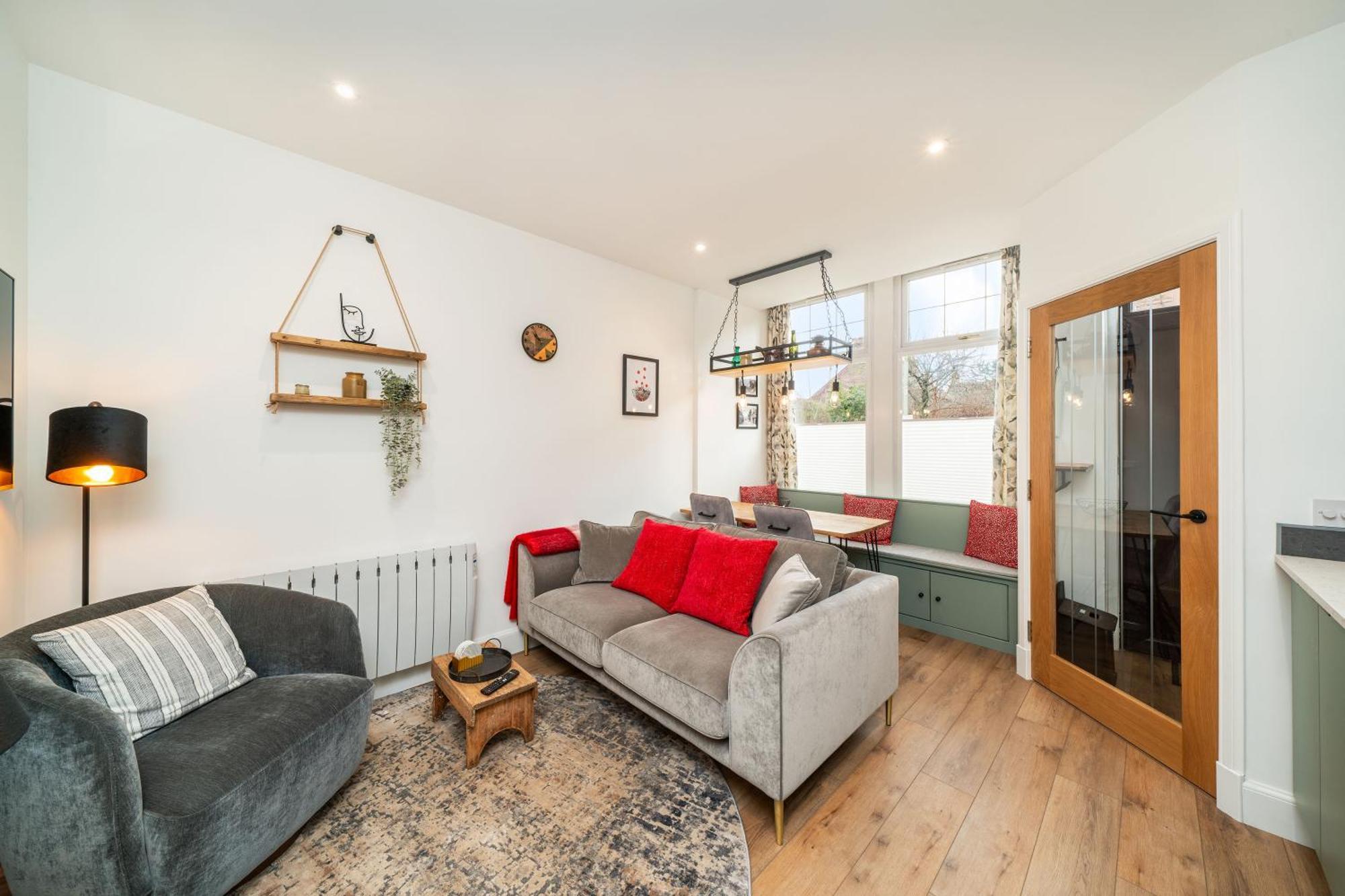 Apartment Grange8 Luxury Snug & Courtyard In Blairgowrie Blairgowrie and Rattray