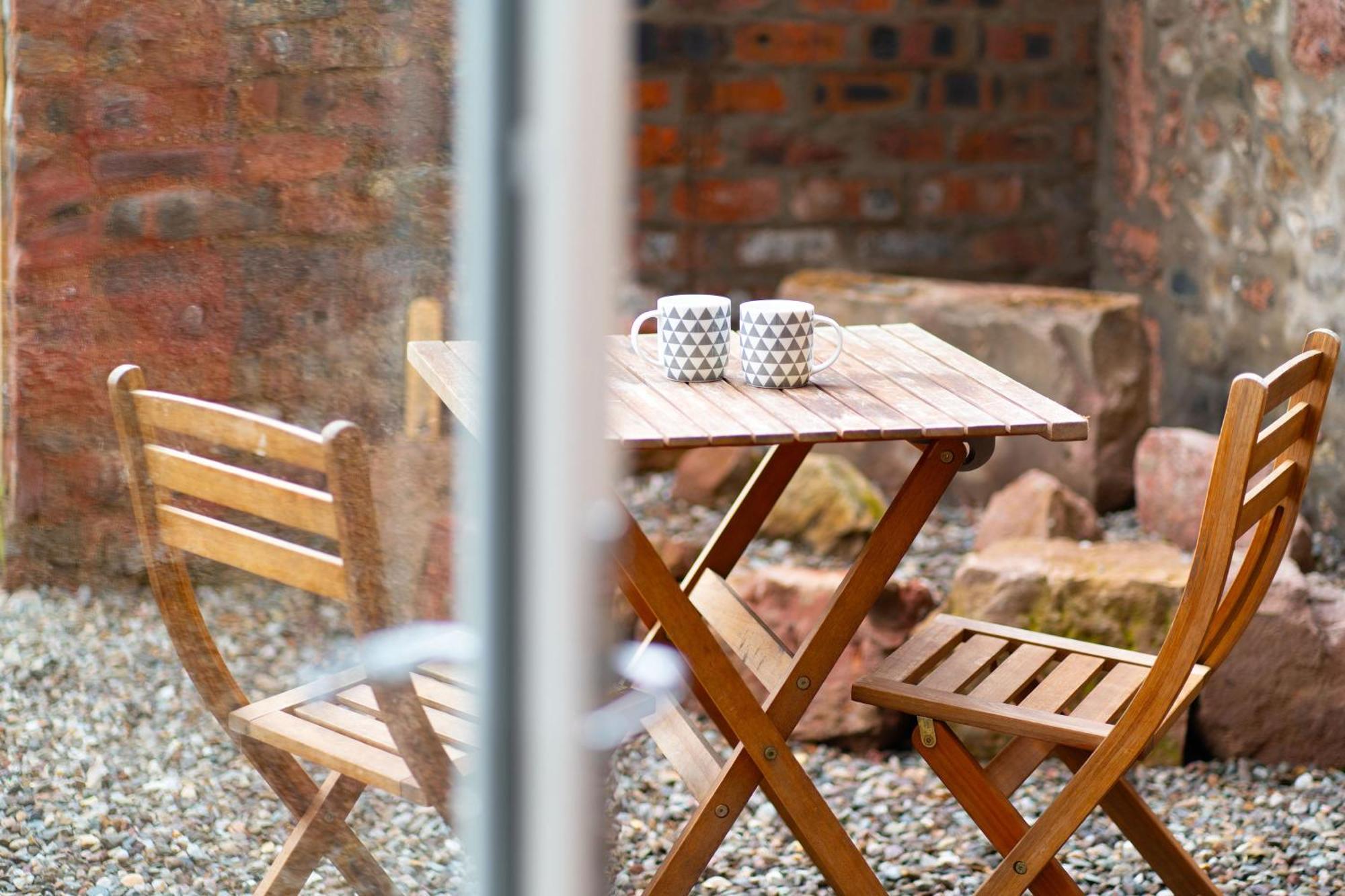 Grange8 Luxury Snug & Courtyard In Blairgowrie Apartment